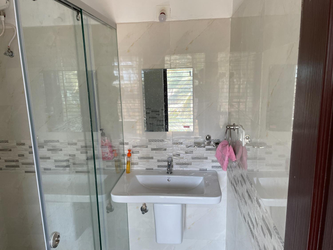 Bathroom, Gintara Homestay by evaddo stays, Udupi