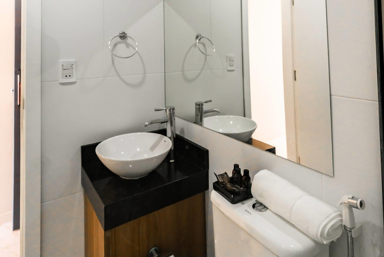 Bathroom 4, Ramada Suites By Wyndham Asuncion Aeropuerto, Mariano Roque Alonso