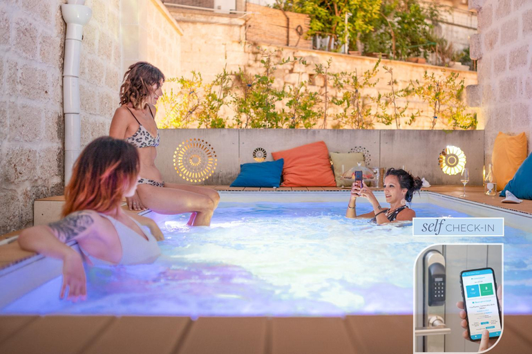 Sport & Beauty, Vico Bianco Raro Smart Rooms Collection, Brindisi
