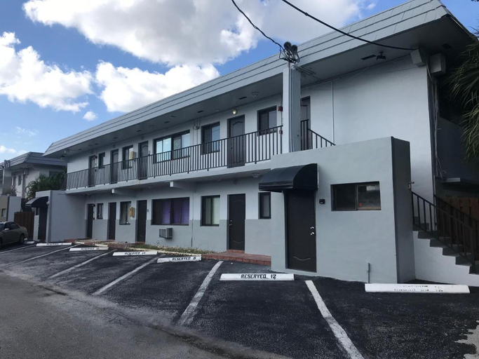 Exterior & Views 1, Bayview Apartments, Broward