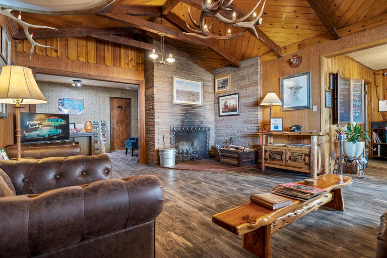 Others 5, Reeds Lodge, Apache