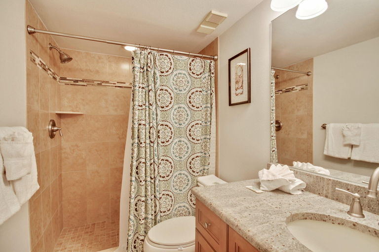 Bathroom 4, Land's End 9-404 Beach Front - Premier, Pinellas