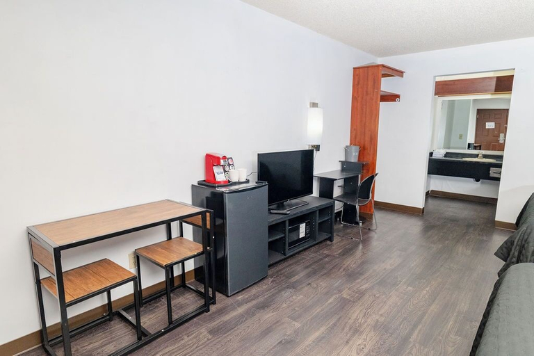 Others 4, Rose City Inn and Suites, Clackamas