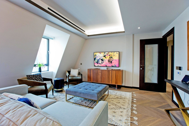 Bedroom 2, 2-bed Executive Apt 620, London
