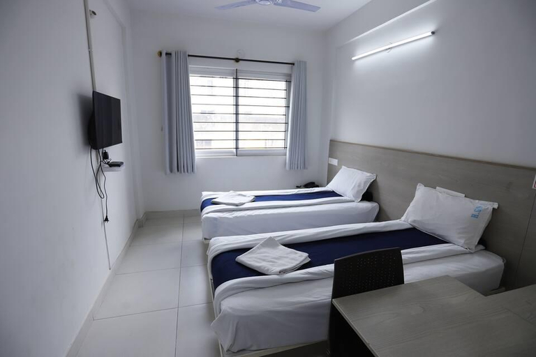 Bedroom 5, Hotel Gurudev Residency, Bangalore