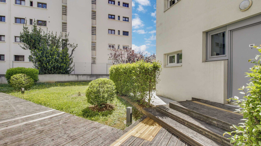 Property grounds, Dify Malot - Jean Mace, Rhône