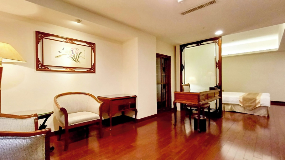 Bedroom 2, King's Paradise Hotel, Taoyuan