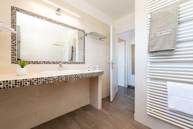 Bathroom 4, Hôtel Beau Site - Cap d'Antibes, Alpes-Maritimes
