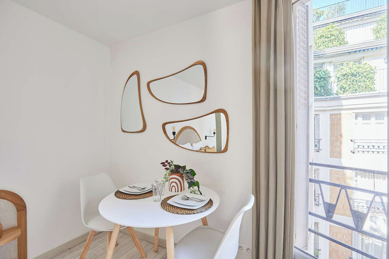 Dining, Charming Suite Champs Elysees Trocadero, Paris