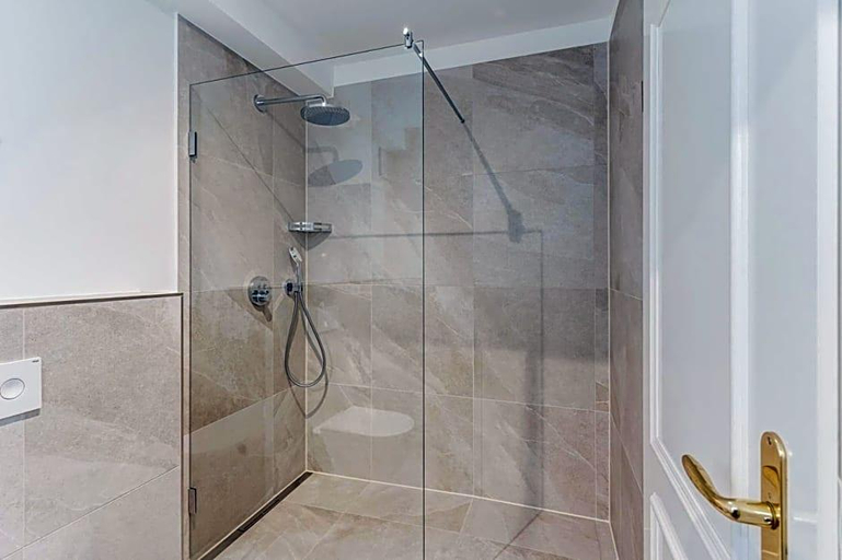 Bathroom 3, Strandhotel Glucksburg, Schleswig-Flensburg