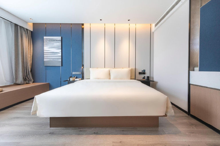 Bedroom 2, Atour Hotel Wuhan Optics Valley Square Yangjiawan, Wuhan