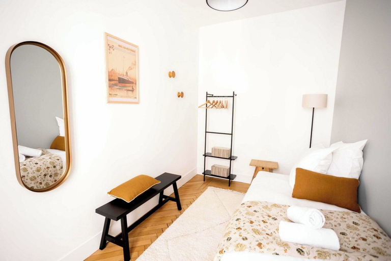 Room 3, Dify Rue Pasteur - Quai du Rhone, Rhône