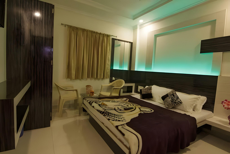 Bedroom 2, Hotel Vighnaharta Palace Mahabaleshwar, Satara