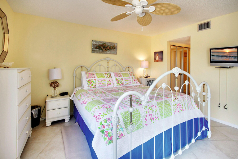 Bedroom 3, Land's End 1-304 Bay Front - Premier, Pinellas