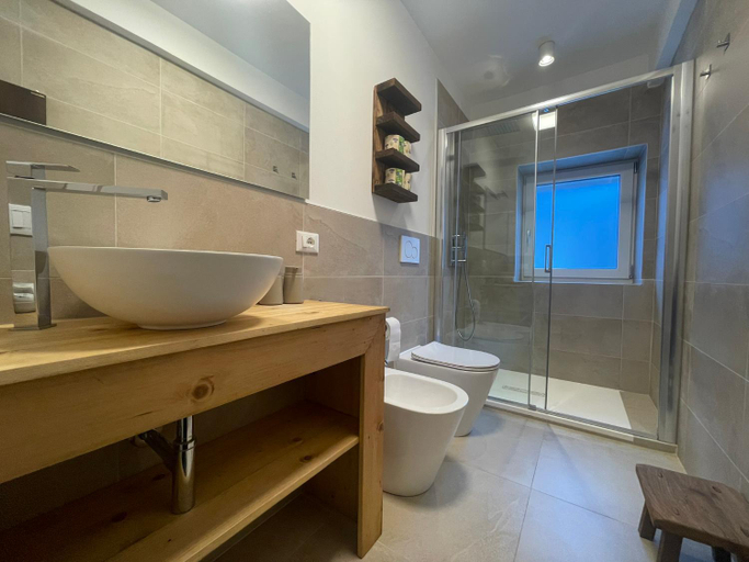 Bathroom 3, SnowLake Suite & Apartment, Belluno