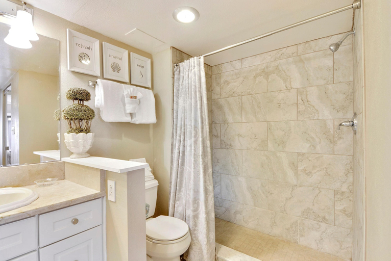 Bathroom 5, Land's End 9-403 Beach Front - Premier, Pinellas