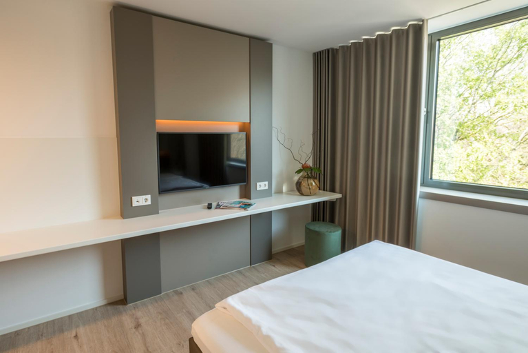 Bedroom 4, Motel B, Borken