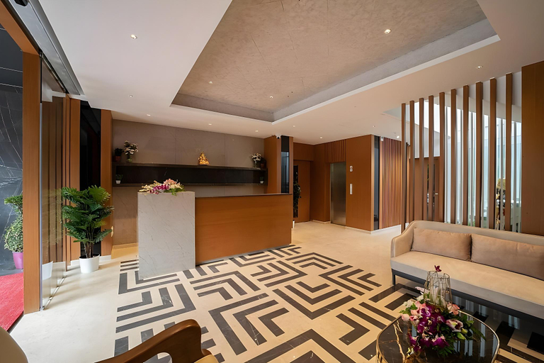 Others 5, The President Hotel Kumara Park, Bangalore
