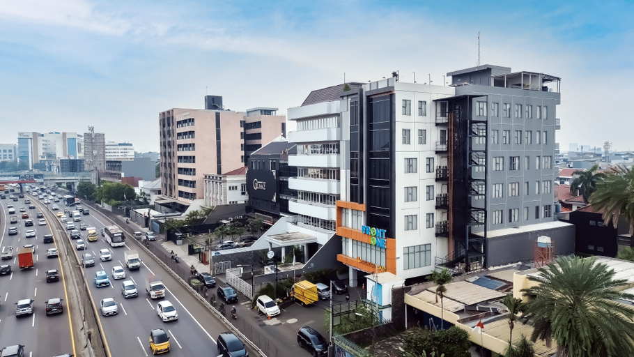 Exterior & Views 3, Front One Boutique Hotel Taman Anggrek, West Jakarta