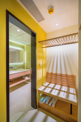 Bedroom 3, Sarovar Portico Sriperumbudur, Kancheepuram