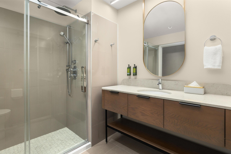 Bathroom 4, Hotel Railwayparc Montreal, Tapestry Collection By Hilton, Montréal