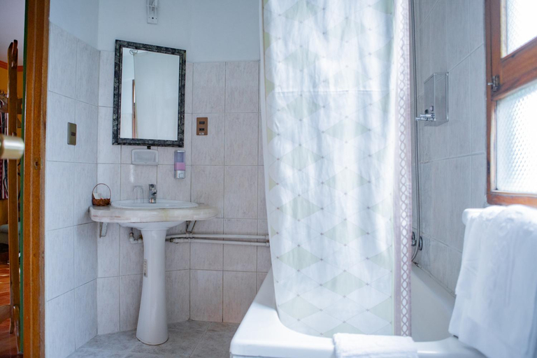 Bathroom 4, Hotel Cima Argentum, Tomás Frías