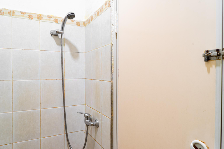 Bathroom 19