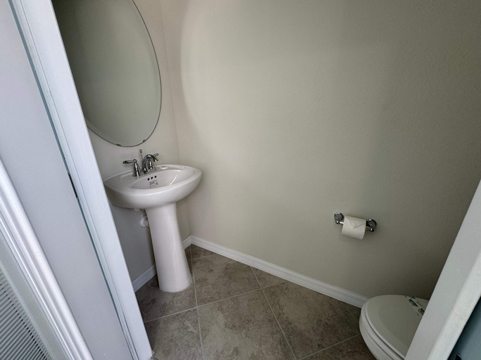 Room 5, Magical 5BR w Pool Minutes From Disney 16161, Lake