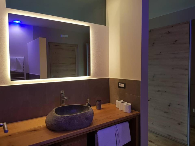 Bathroom 4, Aparthotel Malga, Bolzano