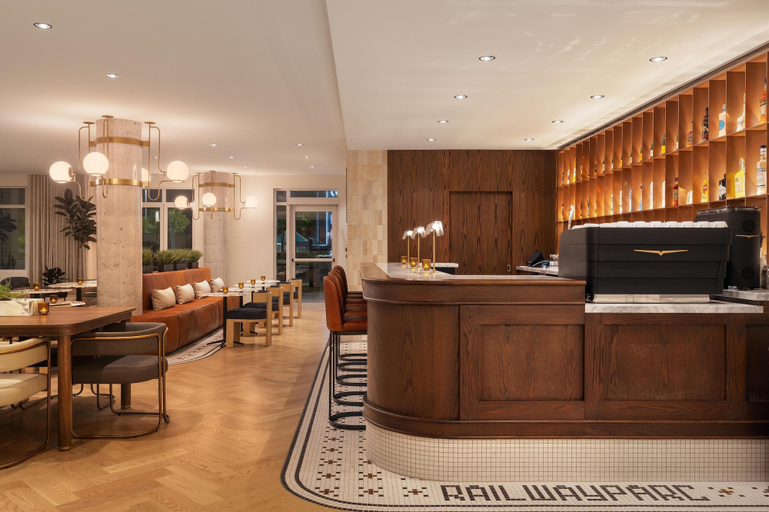 Food & Drinks 5, Hotel Railwayparc Montreal, Tapestry Collection By Hilton, Montréal
