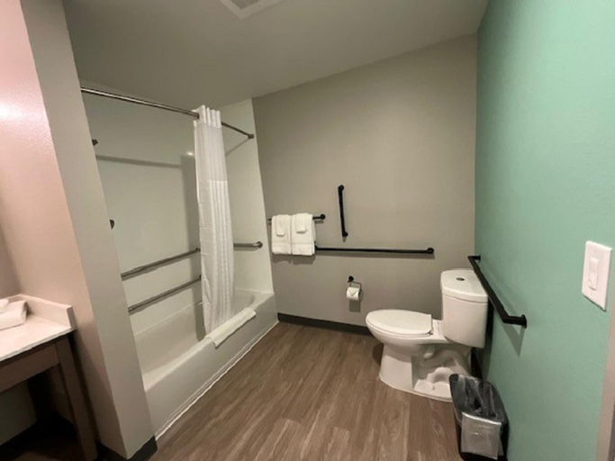 Bathroom 4, ECHO Suites Extended Stay Dallas Plano/Frisco, Collin