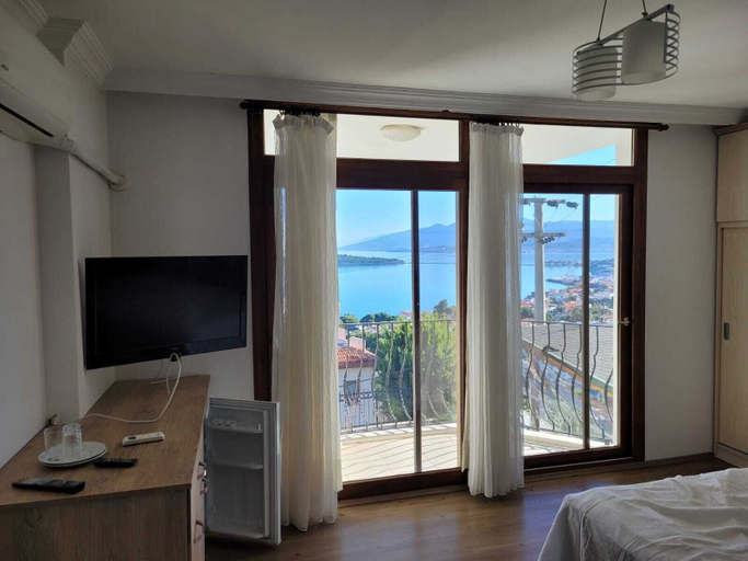 Others 5, Terrace Urla, Urla