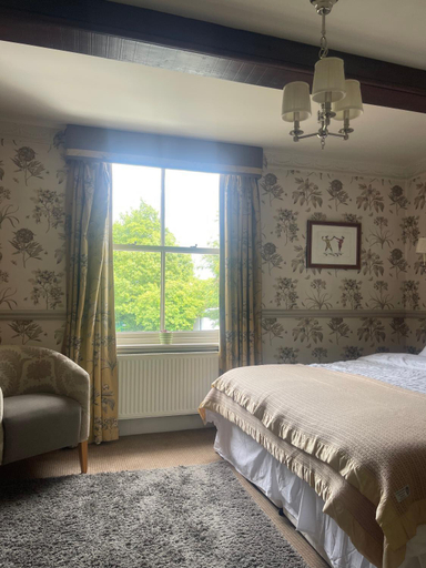 Bedroom 2, Red Bull, Stockport