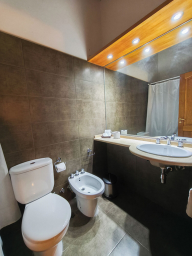 Bathroom 3, Apart del Faldeo, Lacar