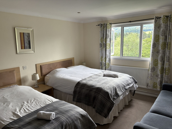 Bedroom 2, Roadhouse LLanwenarth, Powys