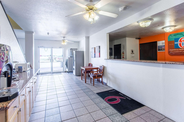Public Area 3, Motel 6 Moriarty, NM, Torrance