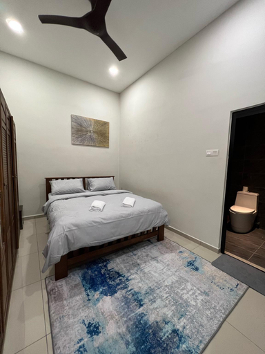 Bedroom 2, R3troHouse 3BR 8PAX PS4,POOL TABLE,NETFLIX, Kuantan