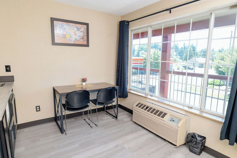 Others 5, Rose City Inn and Suites, Clackamas