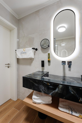 Bathroom 3, Hotel Steineweiher, Liège