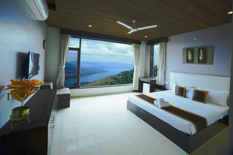 Bedroom, Useeka Resort, Satara