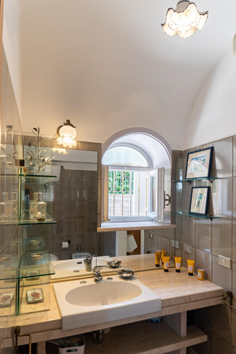 Bathroom, Villa Birago in Capri, Napoli