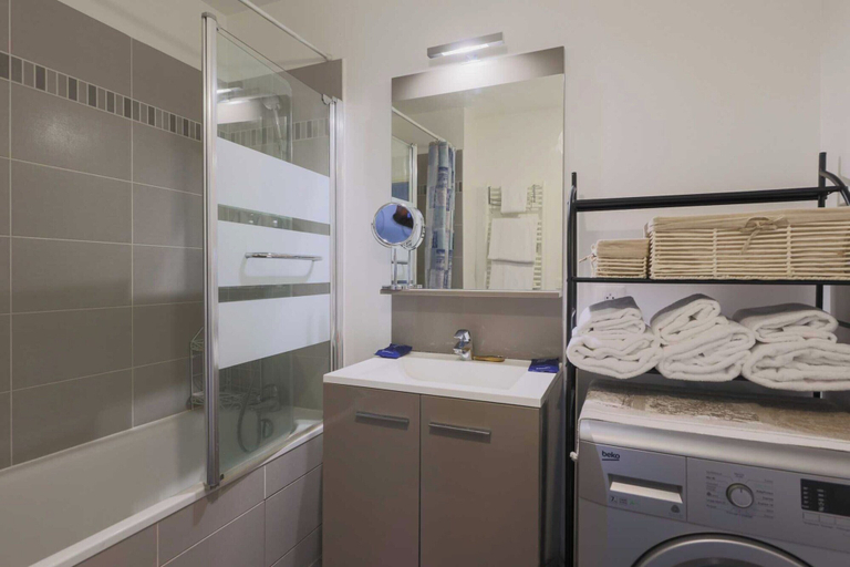 Bathroom 4, Apartment 2BR 6P - St Ouen Grand Parc, Seine-Saint-Denis