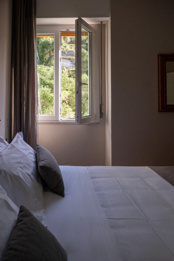 Bedroom 3, Hotel Mediterraneo, Genova