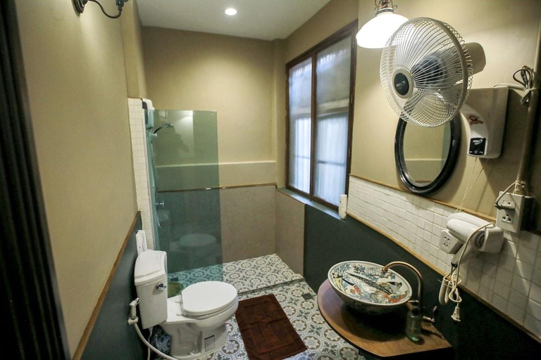Bathroom 4, 103 - Bed and Brews, Samphantawong