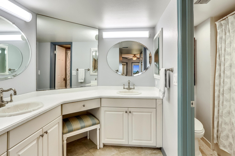 Bathroom 3, Land's End 11-204 Beach Front, Pinellas