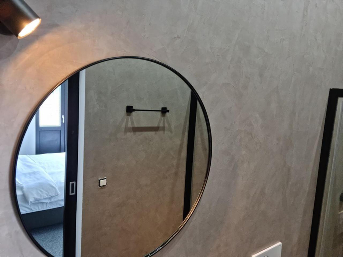 Bathroom 3, BED Cauchy, Namur