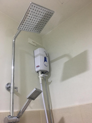 Bathroom 5, A and Y staycation, Pasig City