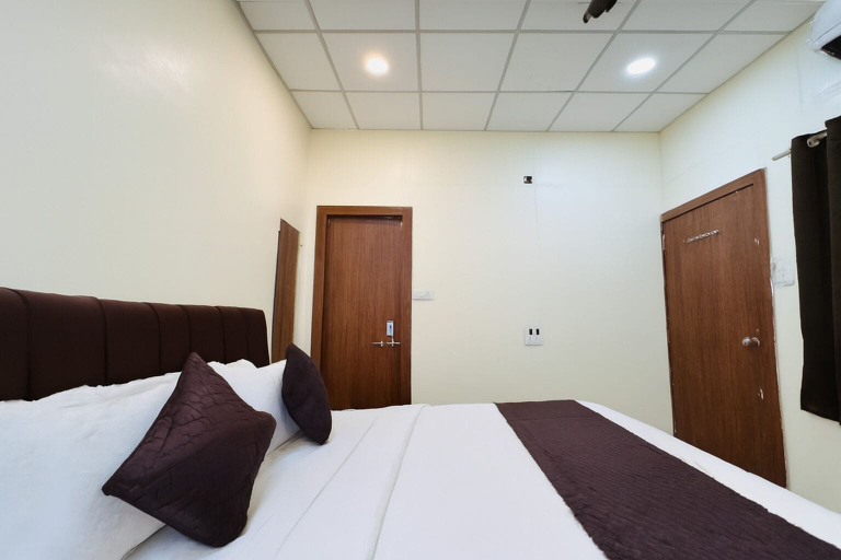 Bedroom 2, Hotel Wagheshwari, Ujjain