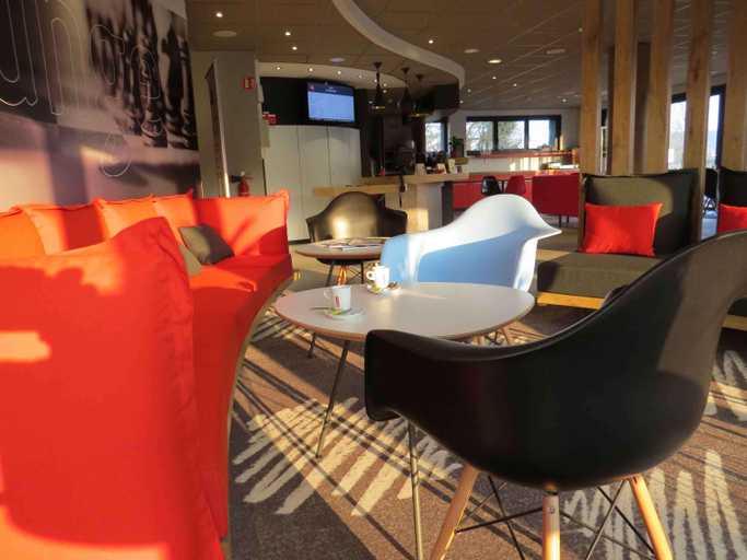 Public Area 2, ibis Soissons, Aisne