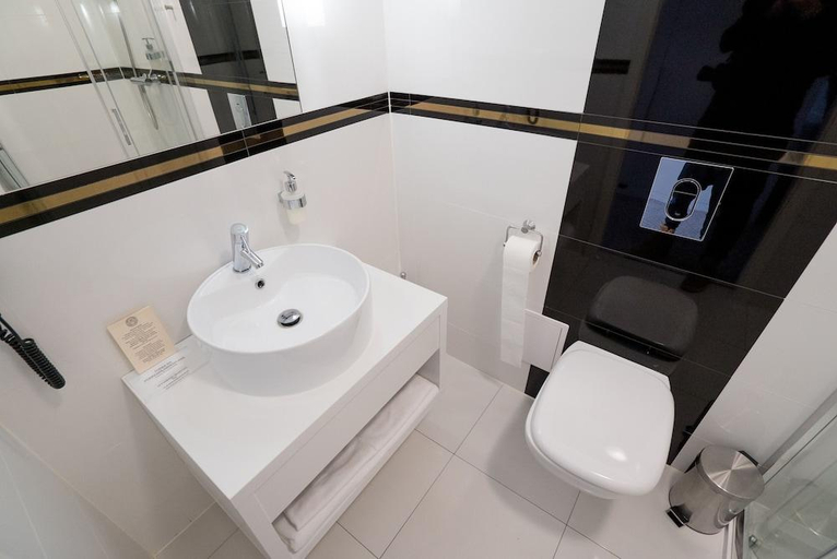Bathroom 2, Hotel Aleksandria, Siedlce City